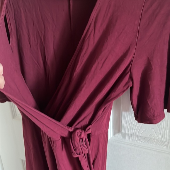 Old Navy Wine Red Wrap Dress Size Medium - Picture 3 of 6